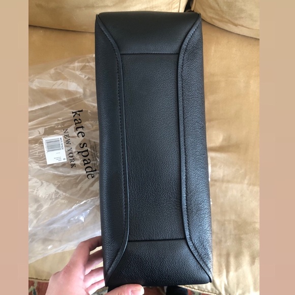 KATE SPADE • Large Pebbled Black Leather Bag - Picture 4 of 5